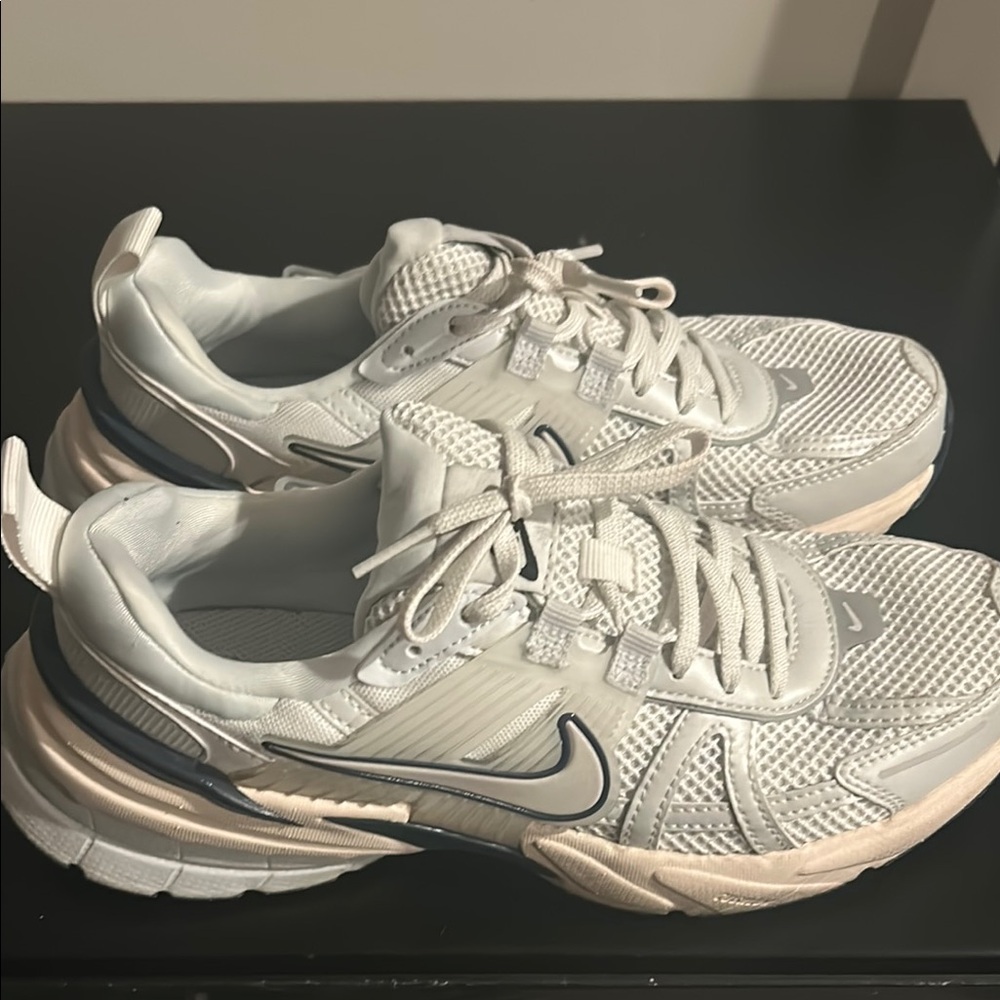 Women's V2K Run Shoes, Platinum Tint